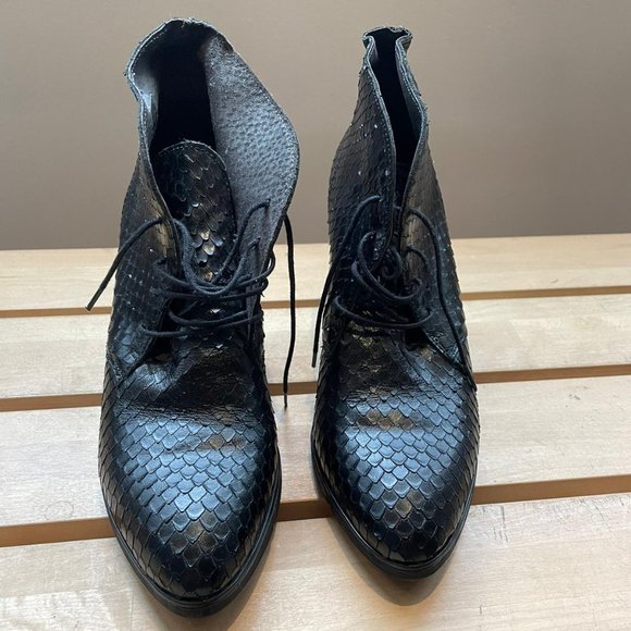 Bravo Java Leather Ankle Boots - Picture 2 of 6